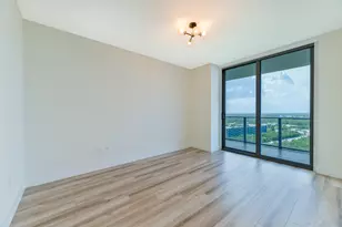 16385 Biscayne Blvd, North Miami Beach, FL 33160 - Photo 18