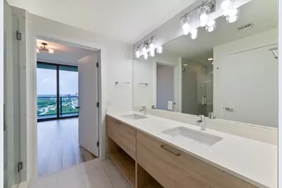 16385 Biscayne Boulevard #2502, North Miami Beach, FL 33160 - Photo 24