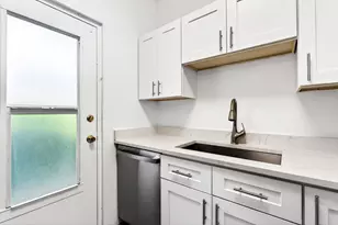 2555 NE 11th St, Fort Lauderdale, FL 33304 - Photo 10