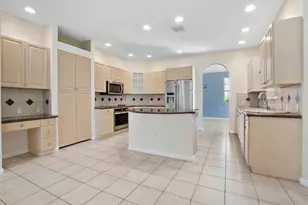 6370 Stonehurst Cir, Lake Worth, FL 33467 - Photo 12