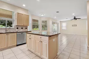 6370 Stonehurst Cir, Lake Worth, FL 33467 - Photo 16