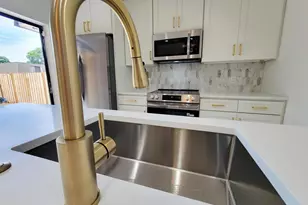 712 7th Way, West Palm Beach, FL 33407 - Photo 1