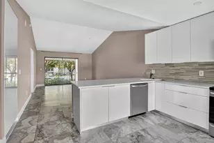 301 Club Cir, Boca Raton, FL 33487 - Photo 10