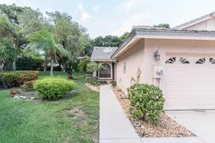 10860 Stafford Cir N, Boynton Beach, FL 33436 - Photo 2
