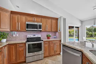 5817 Laurel Green Cir, Boynton Beach, FL 33437 - Photo 2