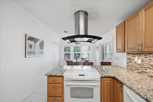 8391 Delphinium Ct, Port Saint Lucie, FL 34952 - Photo 4