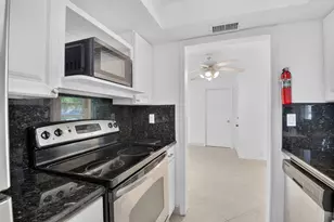 300 NW 42nd St, Boca Raton, FL 33431 - Photo 16