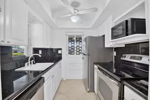 300 NW 42nd St, Boca Raton, FL 33431 - Photo 32