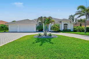 8091 SE Woodlake Ln W, Hobe Sound, FL 33455 - Photo 4