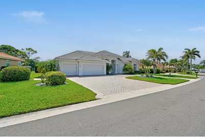 8091 SE Woodlake Lane W, Hobe Sound, FL 33455 - Photo 1