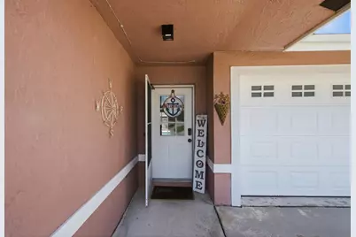5635 Lake George Place, Lake Worth, FL 33463 - Photo 6