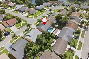 5635 Lake George Pl, Lake Worth, FL 33463 - Photo 2