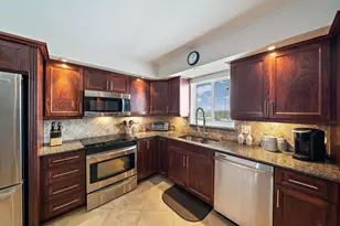 301 Lake Shore Dr, Lake Park, FL 33403 - Photo 4
