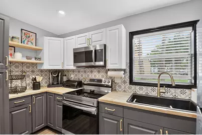 124 Lake Evelyn Drive, West Palm Beach, FL 33411 - Photo 1