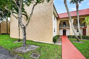 124 Lake Evelyn Dr, West Palm Beach, FL 33411 - Photo 2