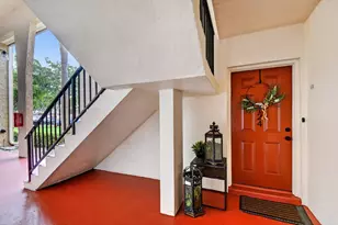 124 Lake Evelyn Dr, West Palm Beach, FL 33411 - Photo 4