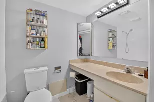 22976 Oxford Pl, Boca Raton, FL 33433 - Photo 16