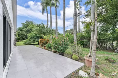 9180 Pine Springs Drive, Boca Raton, FL 33428 - Photo 24