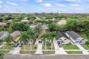 9180 Pine Springs Dr, Boca Raton, FL 33428 - Photo 28