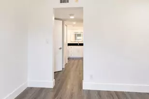3930 Oaks Clubhouse Dr, Pompano Beach, FL 33069 - Photo 10