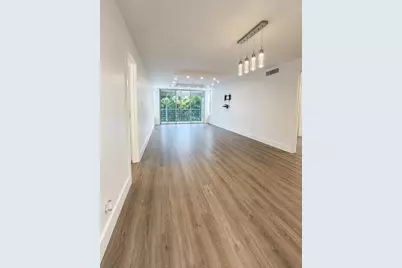 3930 Oaks Clubhouse Drive #303, Pompano Beach, FL 33069 - Photo 6