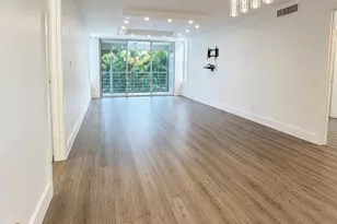 3930 Oaks Clubhouse Dr, Pompano Beach, FL 33069 - Photo 6