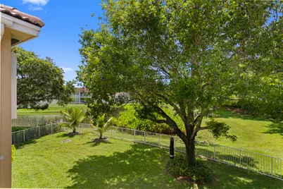 1753 NW 74th Way, Pembroke Pines, FL 33024 - Photo 4