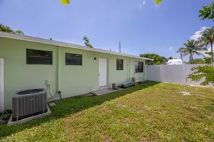 805 NE 40th St, Oakland Park, FL 33334 - Photo 4