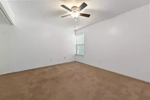 105 Lakeview Dr E, Royal Palm Beach, FL 33411 - Photo 16