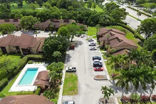 105 Lakeview Dr E, Royal Palm Beach, FL 33411 - Photo 28