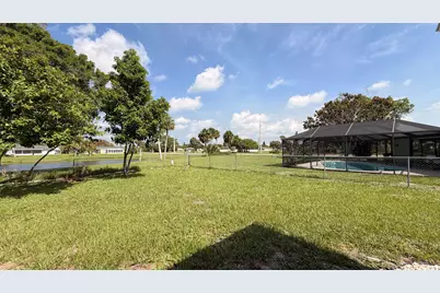 1812 SE Elkhart Terrace, Port Saint Lucie, FL 34952 - Photo 32