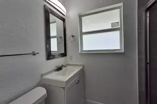 1624 NE 25th St, Wilton Manors, FL 33305 - Photo 12