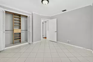 313 Poe Dr, Palm Springs, FL 33461 - Photo 22