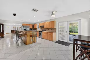 313 Poe Dr, Palm Springs, FL 33461 - Photo 12