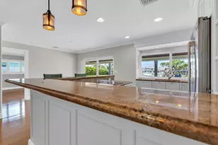 925 SE 10th St, Pompano Beach, FL 33060 - Photo 14