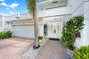 114 Waters Edge Dr, Jupiter, FL 33477 - Photo 1