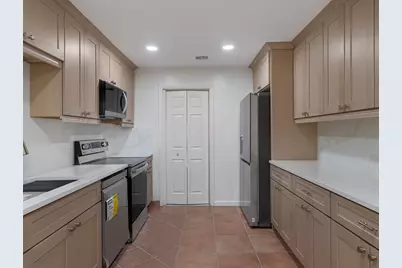 371 W 34th Street, Riviera Beach, FL 33404 - Photo 6