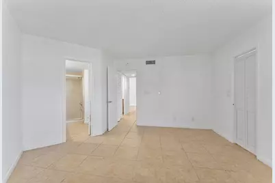 212 Lake Pointe Drive #302, Oakland Park, FL 33309 - Photo 26