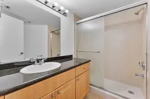 212 Lake Pointe Dr, Oakland Park, FL 33309 - Photo 28
