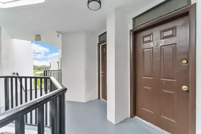 212 Lake Pointe Drive #302, Oakland Park, FL 33309 - Photo 6
