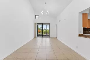 212 Lake Pointe Dr, Oakland Park, FL 33309 - Photo 8