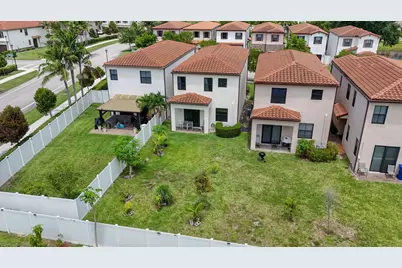 4009 Sequoia Place, Riviera Beach, FL 33410 - Photo 2