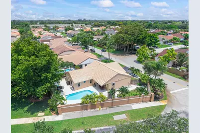 15681 Dover Court, Davie, FL 33331 - Photo 24