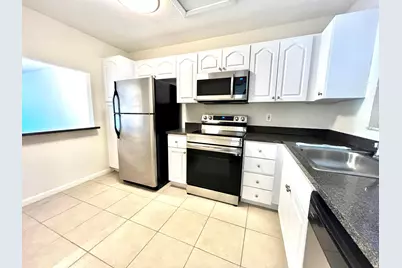 120 Sparrow Drive #Apt 302, Royal Palm Beach, FL 33411 - Photo 2
