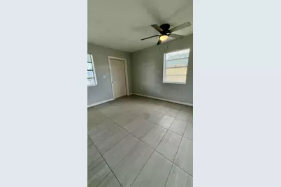 1770 NW 25th Terrace, Fort Lauderdale, FL 33311 - Photo 8