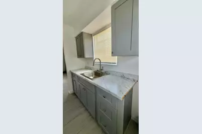 1770 NW 25th Terrace, Fort Lauderdale, FL 33311 - Photo 4