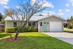 2920 SE Cypress St, Stuart, FL 34997 - Photo 2