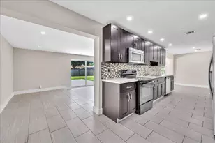 611 N Highland Dr, Hollywood, FL 33021 - Photo 10