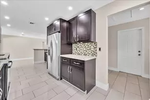 611 N Highland Dr, Hollywood, FL 33021 - Photo 12