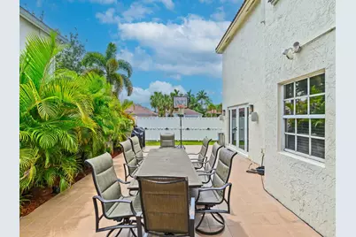 101 Gables Boulevard, Weston, FL 33326 - Photo 22